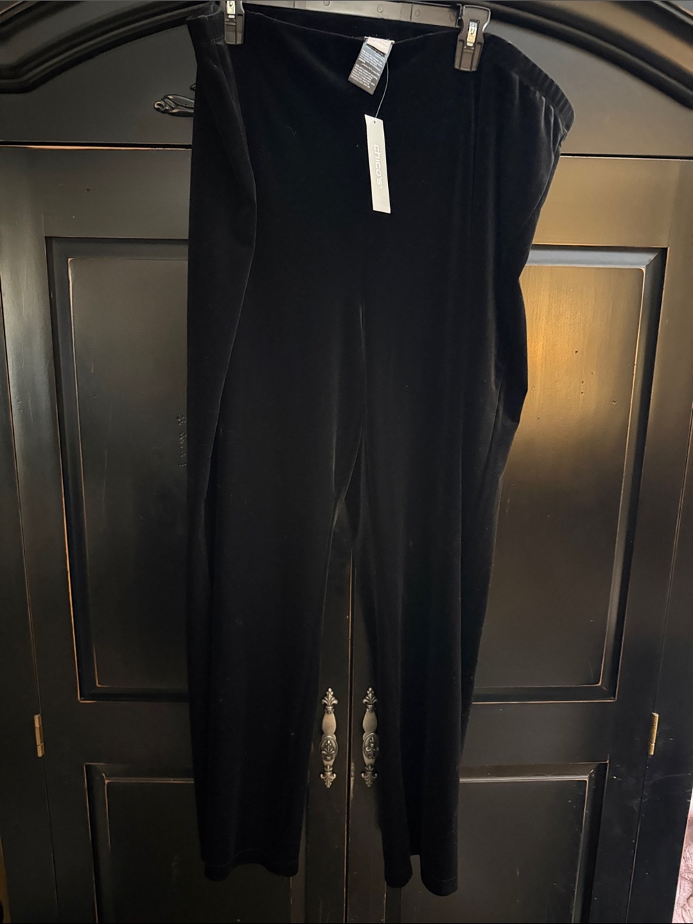 Chico's Black Pull-On Velvet Pants